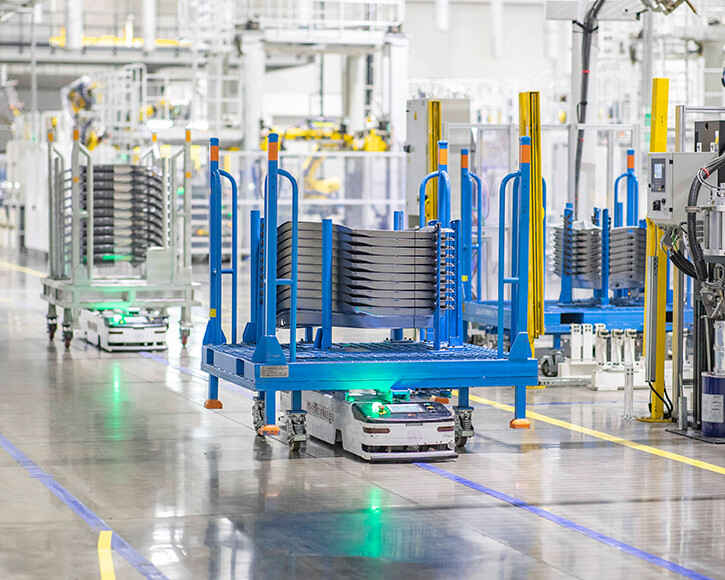Die Bedeutung von Sicherheitskontaktleisten im modernen Gabelstapler- und AGV-Betrieb